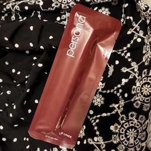 Persona lip liner